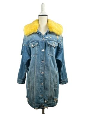 GUESS Women’s Distressed Light Blue Longline Denim Jacket Yellow Fur Collar Sz M